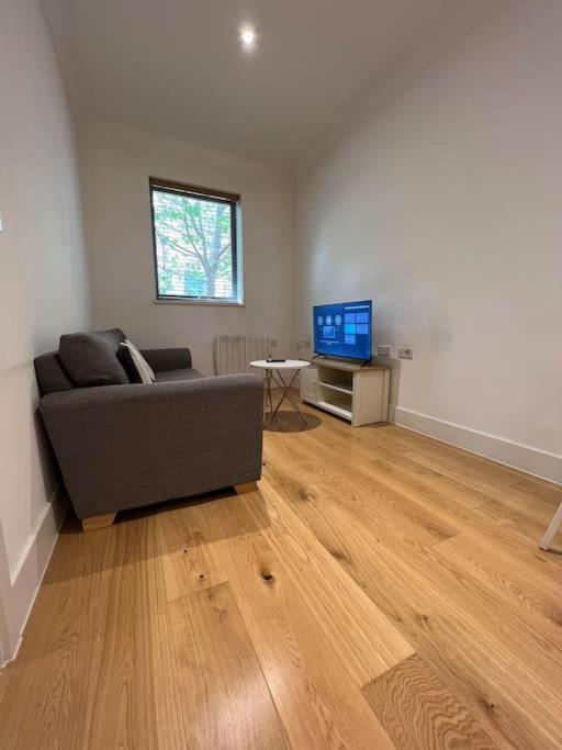 Cozy Modern Apartment In Croydon Central Extérieur photo