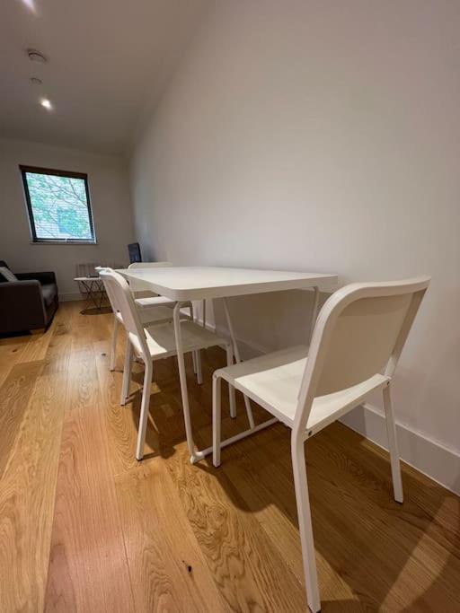Cozy Modern Apartment In Croydon Central Extérieur photo